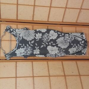 Liu & Qu gray and white flowered maternity dress size L